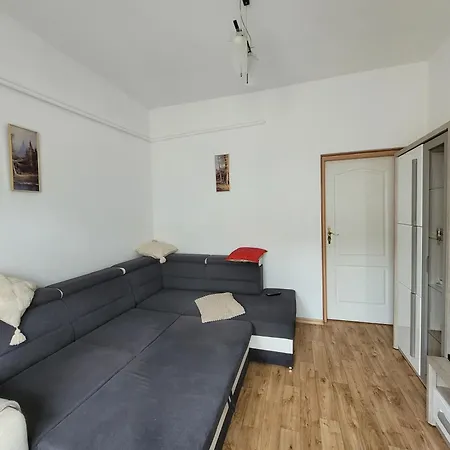 Dom Z 3 Sypialniami * 포비에로보