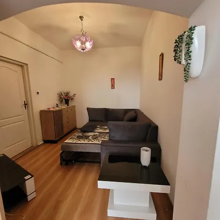 Dom Z 3 Sypialniami 펜션 *