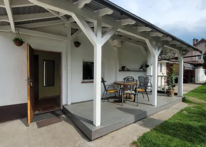 度假居 Dom Z 3 Sypialniami 波别罗沃